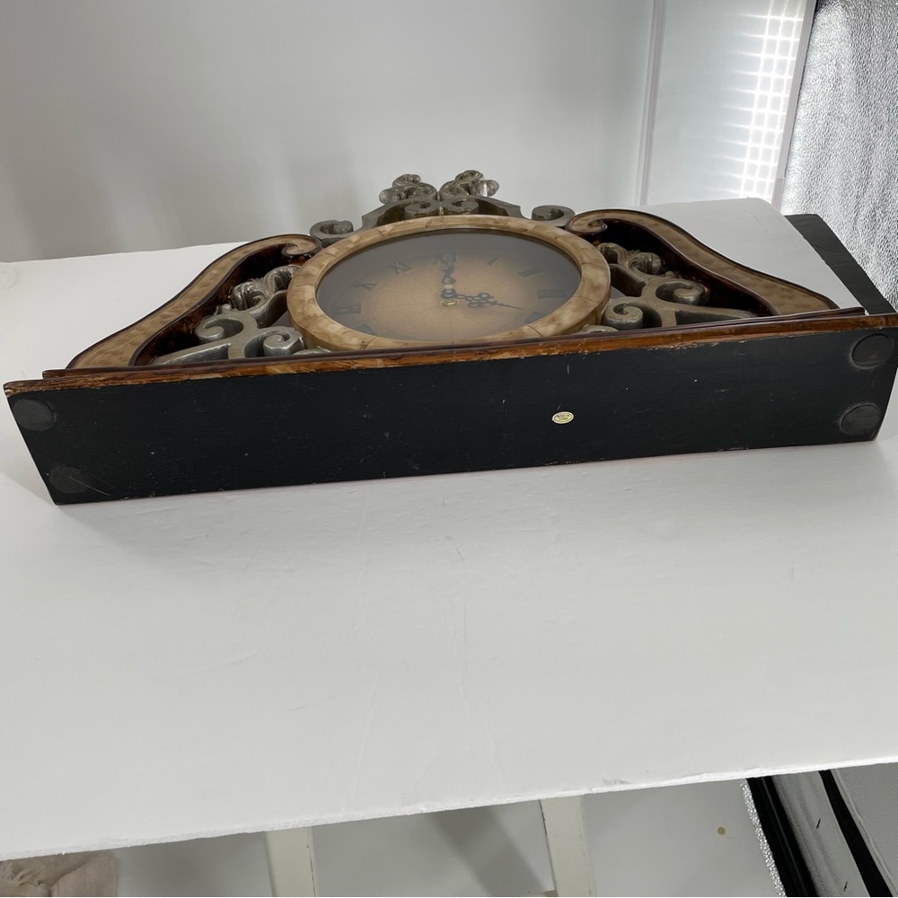 Unique Extra Large Mantle Clock - Picture 3 of 7